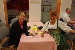Schauspielerin und Autorin Christine Kaufmann mit der Schirmherrin Frau Dr. Gabriele Weishäupl