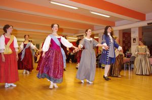 Die Gruppen Tanz durch die Jahrhundert und La Danze München mit Barocktänzen