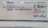 Scheckübergabe Hausbank München und Bosseler & Abeking Kinderstiftung