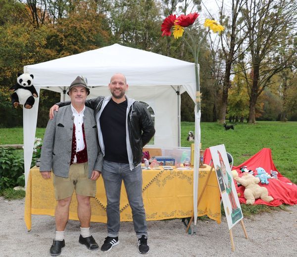 Kirchweih am Mini-Hofbräuhaus im Englischen Garten mit der Kindertafel