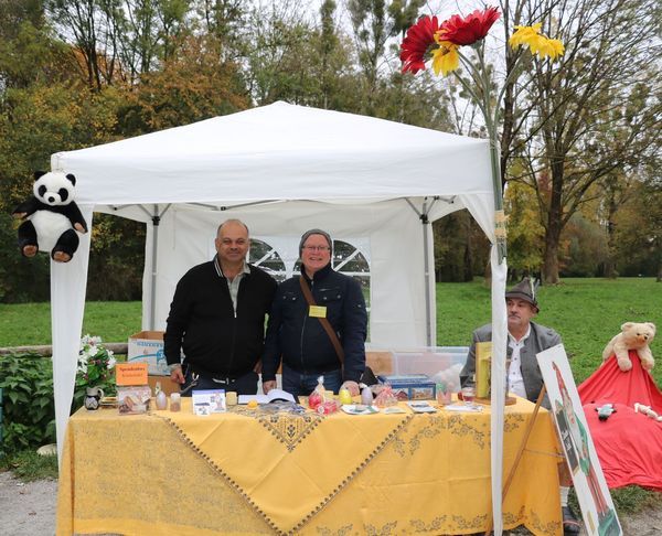 Kirchweih am Mini-Hofbräuhaus im Englischen Garten mit der Kindertafel