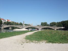 Wittelsbacherbrücke, näheres siehe Wikipedia