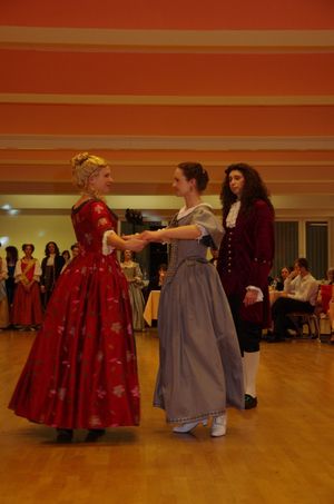 Die Gruppen Tanz durch die Jahrhundert und La Danze München mit Barocktänzen