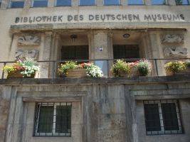 Deutsches Museum, Portal zur Bibliothek, näheres siehe Homepage Deutsches Museum